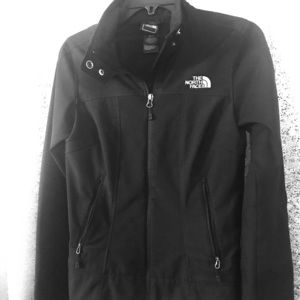 Northface wind breaker